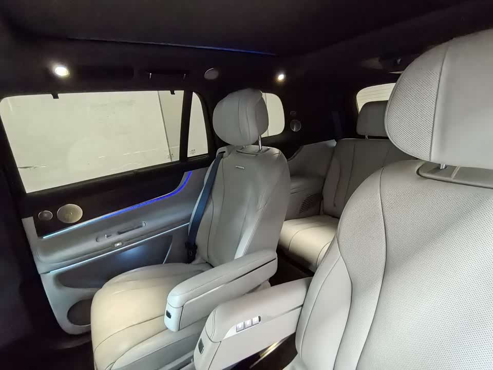 AITO Ask the world M9