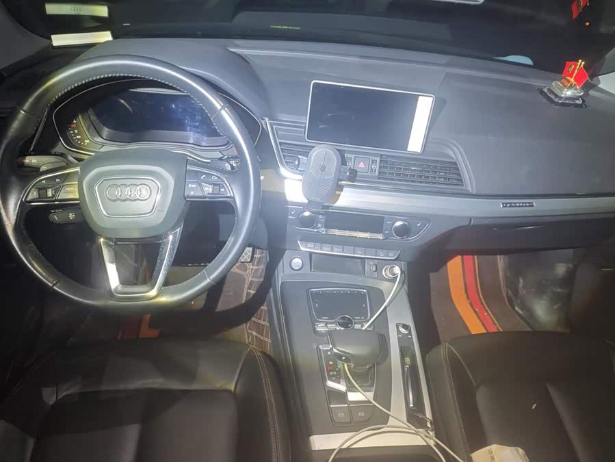 Audi Q5L 2019, фото 12