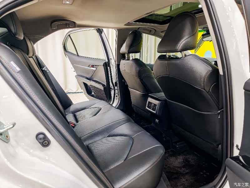 Toyota Camry, 2023 22