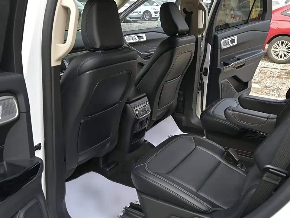 Ford Explorer Ford Explorer