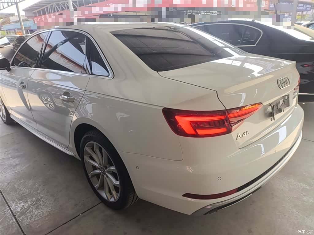 Audi A4L, 2020 все фото