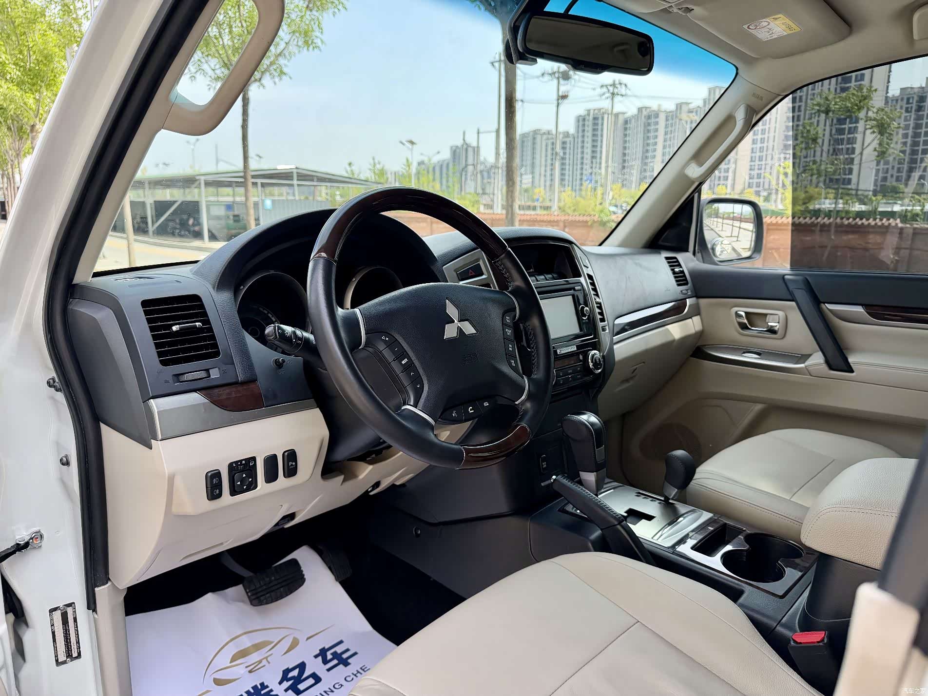 Mitsubishi Pajero, 2019 9