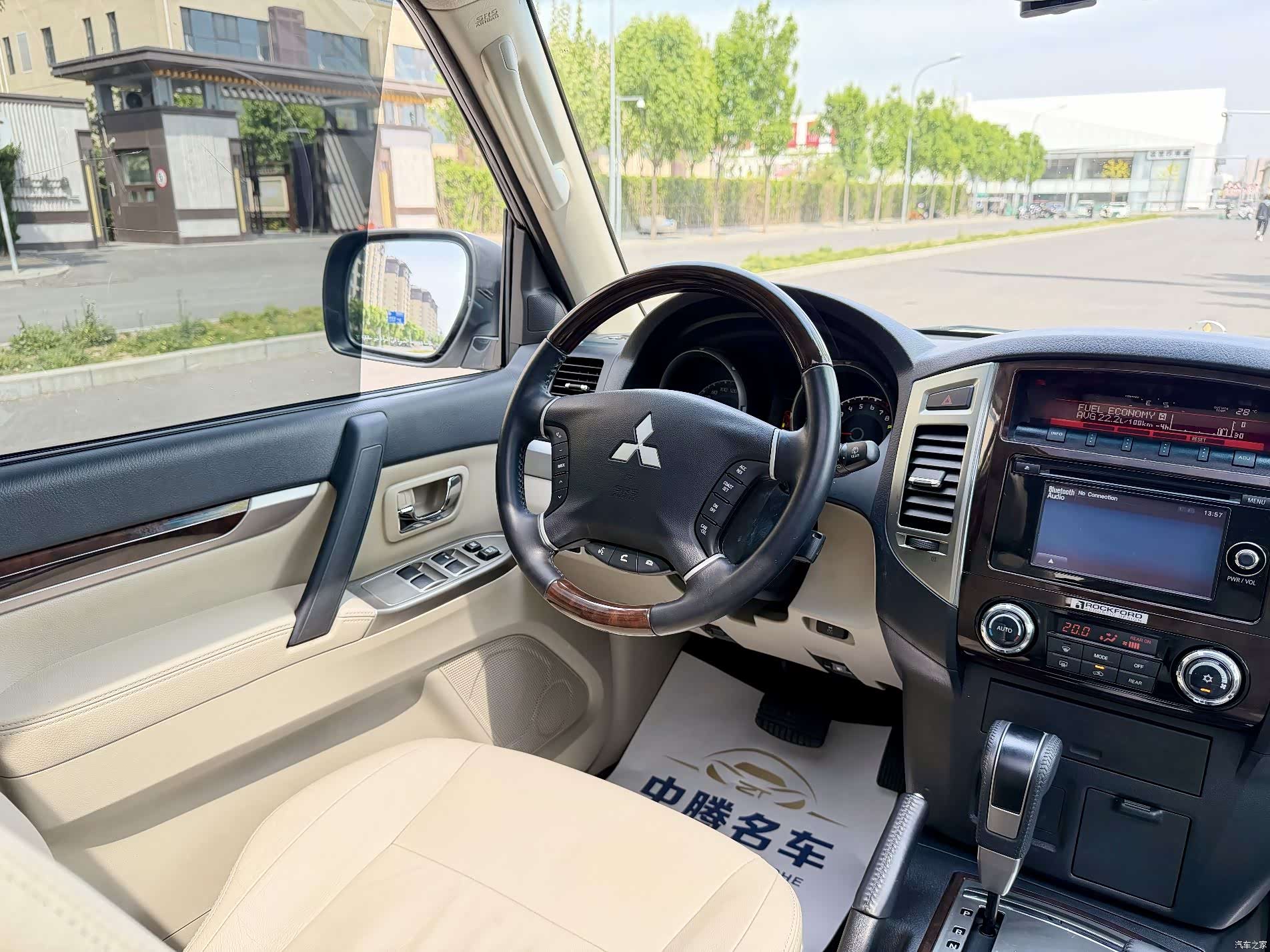 Mitsubishi Pajero, 2019 12