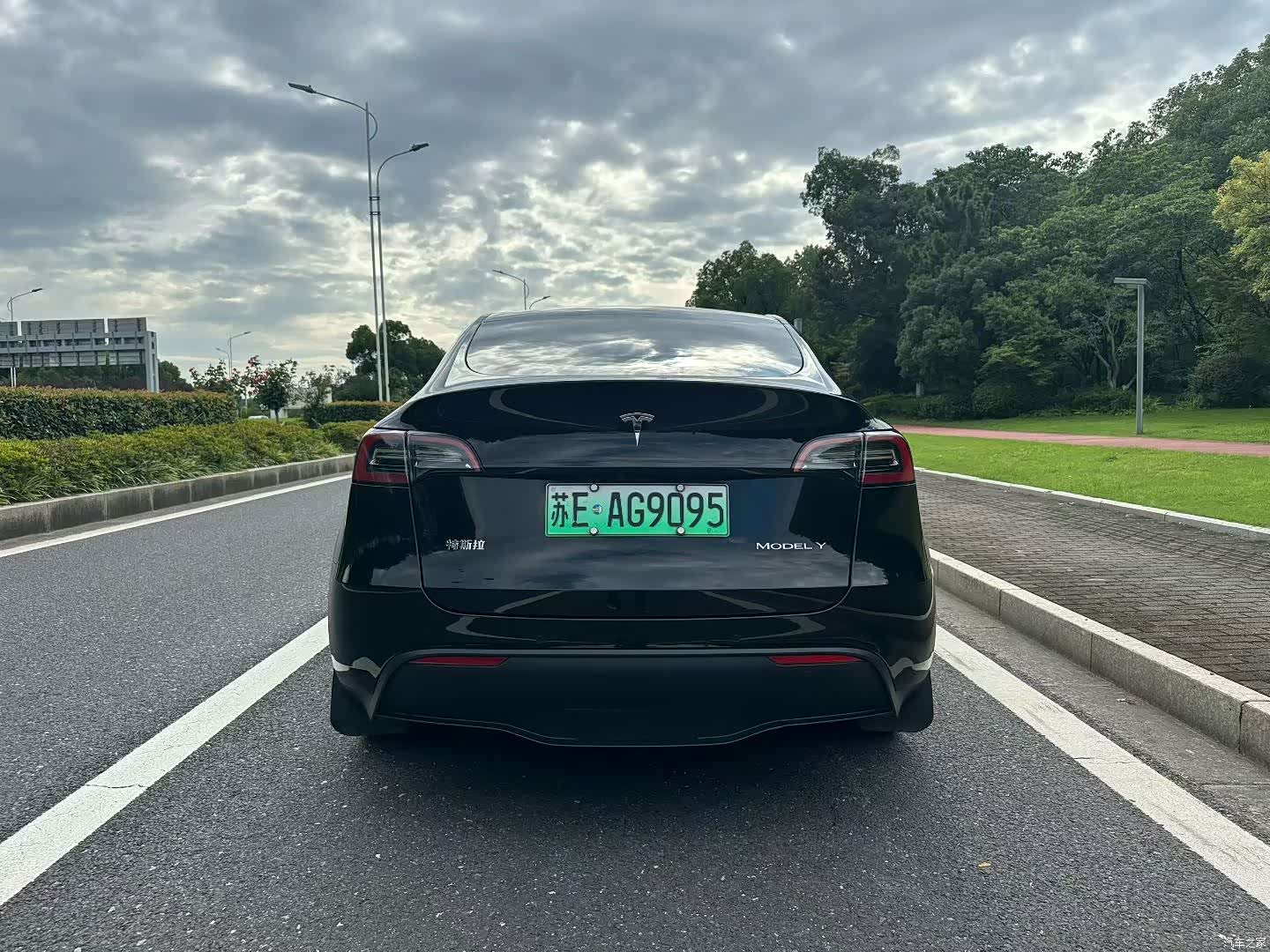 Tesla Model Y, 2023 7