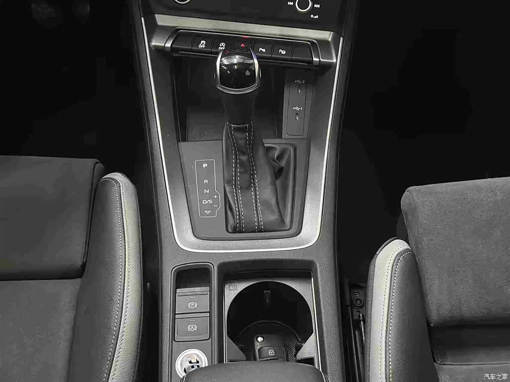 Audi Q3, 2022 13