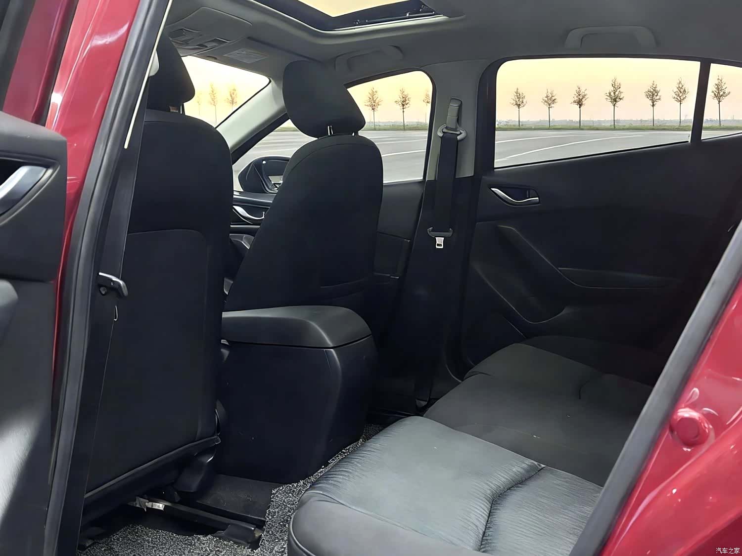 Mazda Mazda3, 2015 4