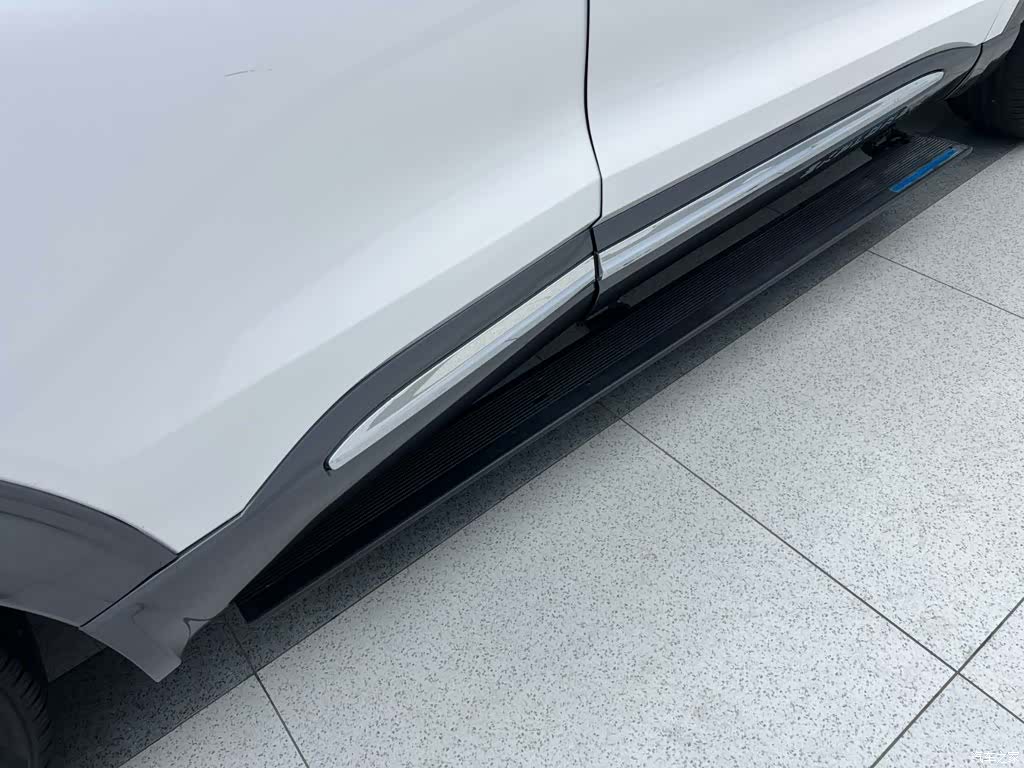 Ford Explorer, 2023 28