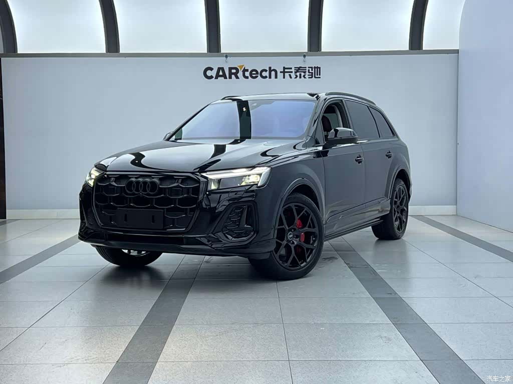 Audi Q7, 2024 1