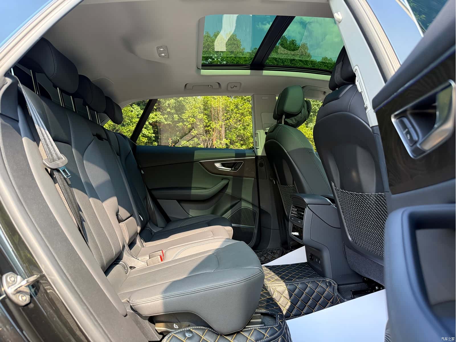 Audi Q8, 2024 23