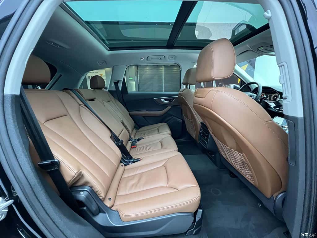 Audi Q7, 2024 13