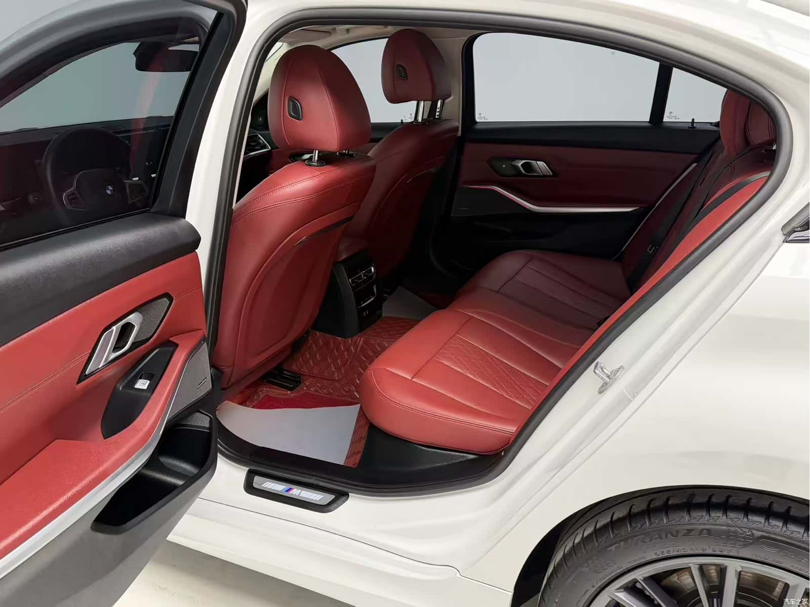 BMW 3 Series, 2024 13