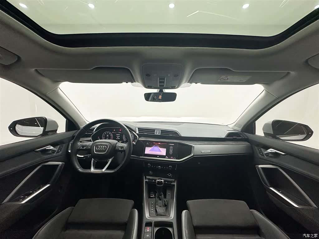 Audi Q3, 2022 10
