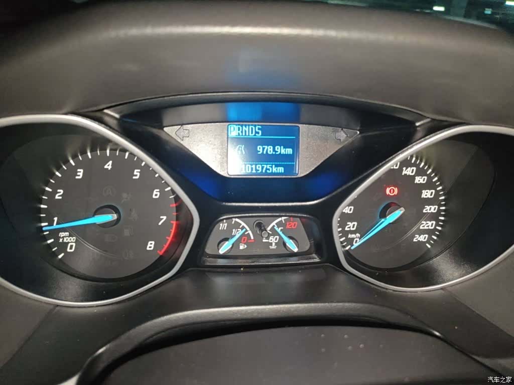 Ford Focus, 2014 9