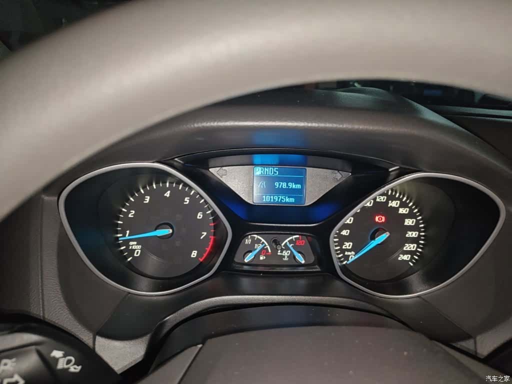 Ford Focus, 2014 8