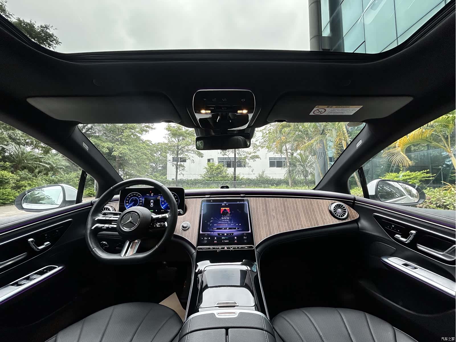 Mercedes-Benz EQE, 2023 14