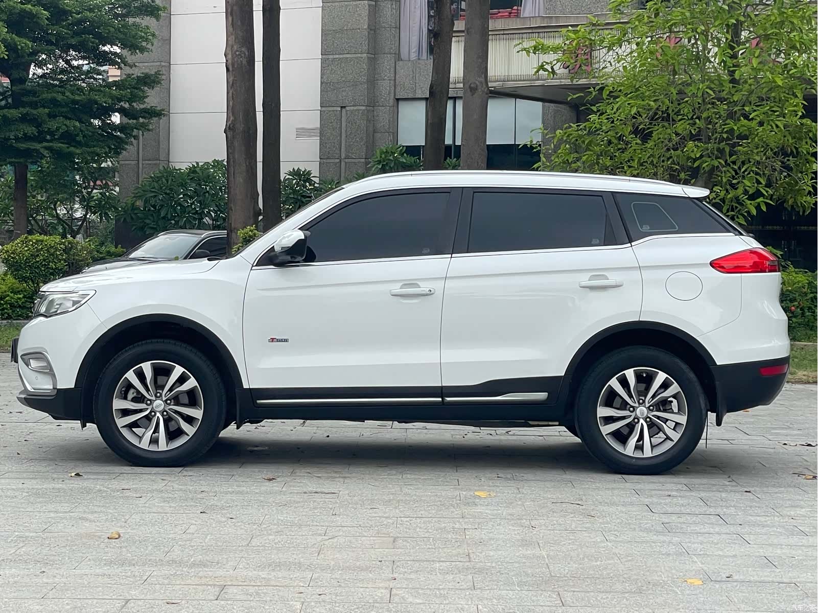 Geely Boyue, 2016 4