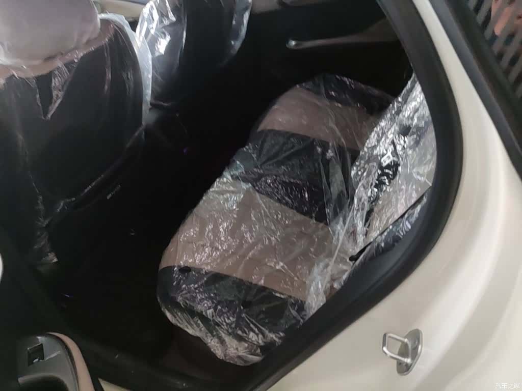 BYD Dolphin, 2026 17