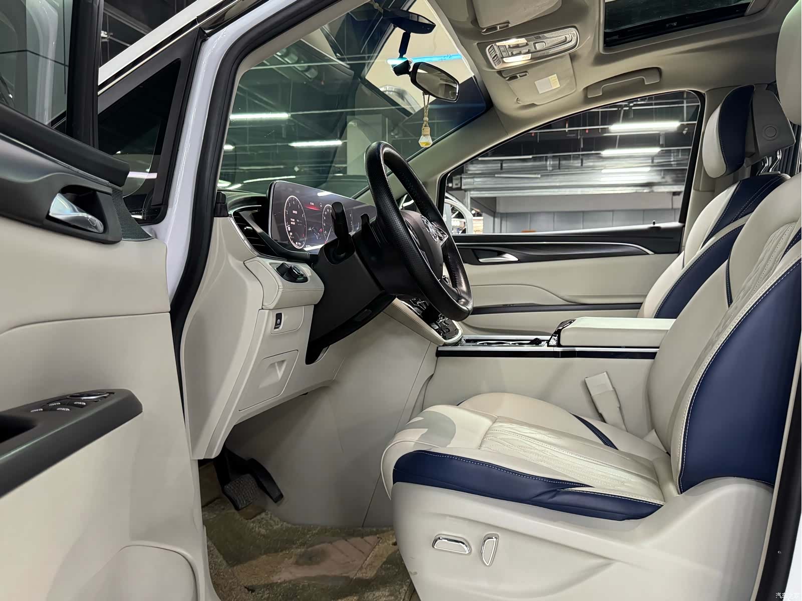 Buick GL8, 2023 7
