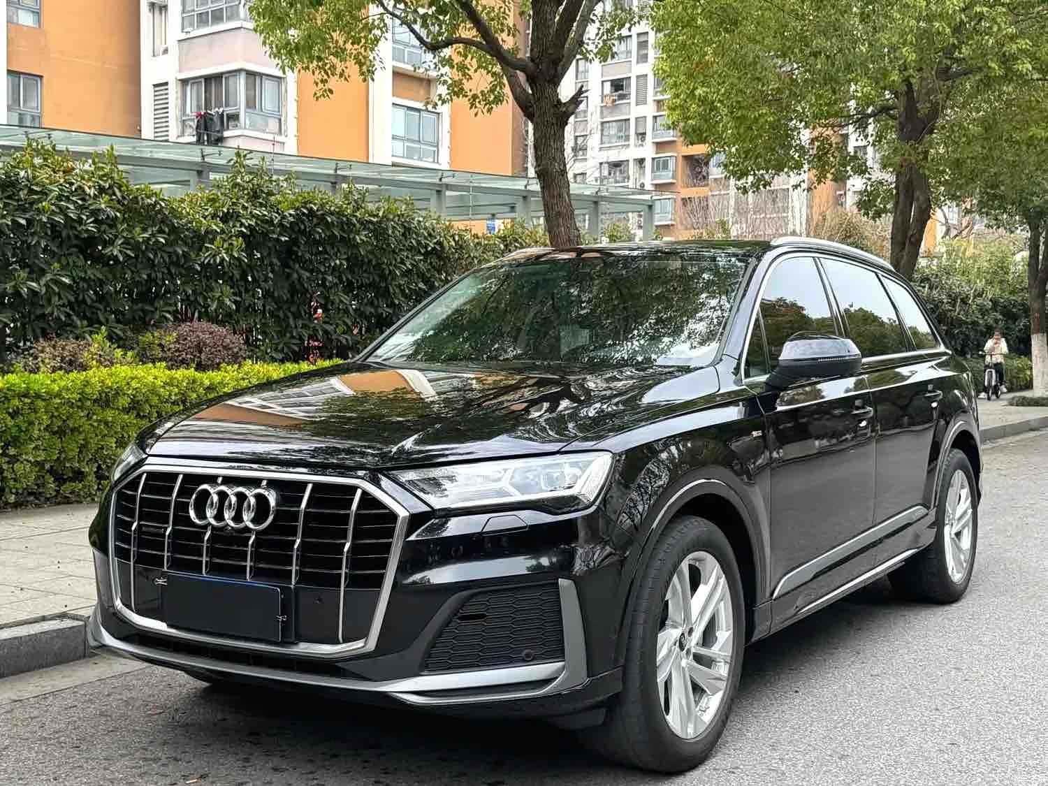 Audi Q7, 2023 1