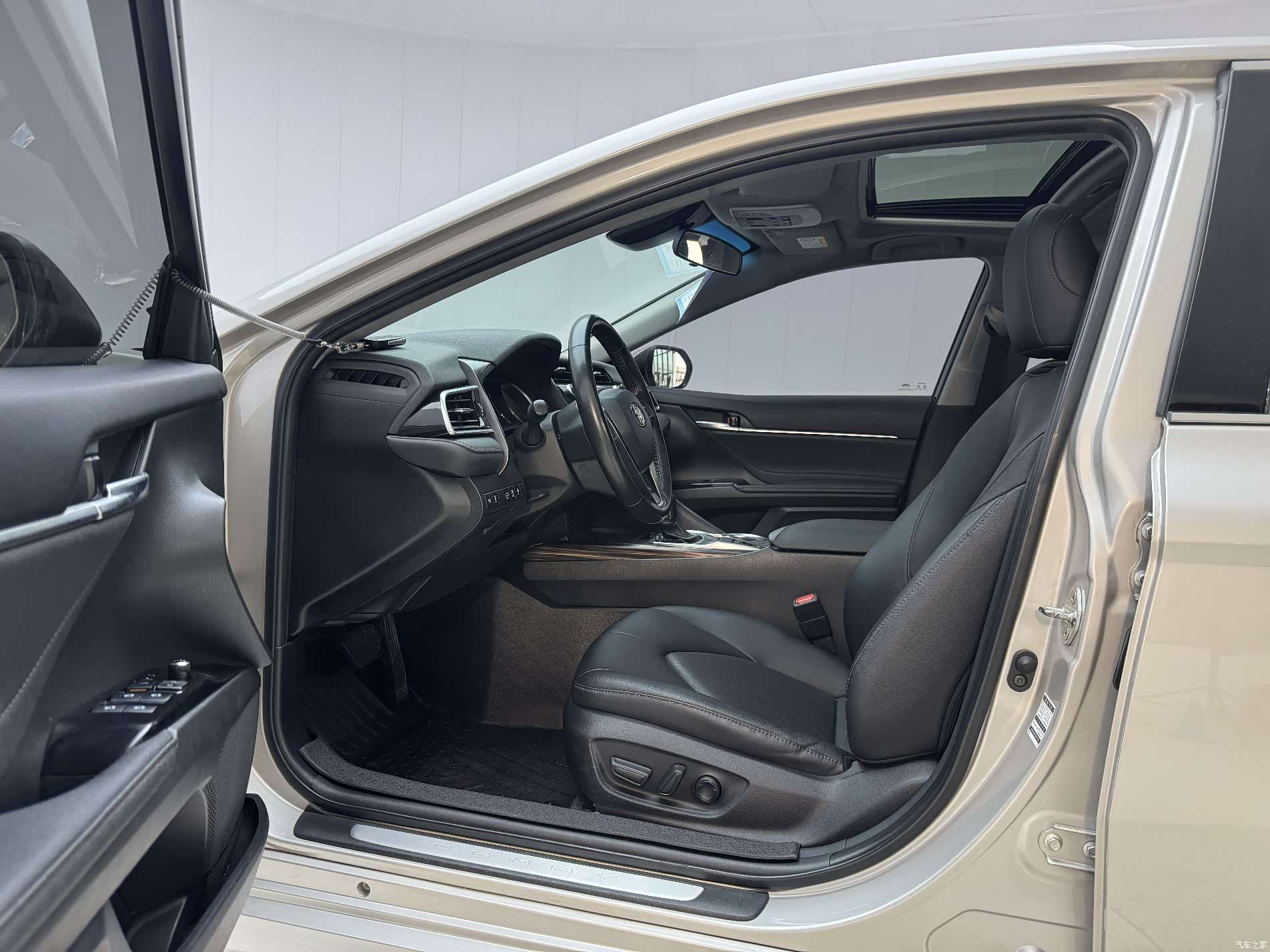 Toyota Camry, 2019 14