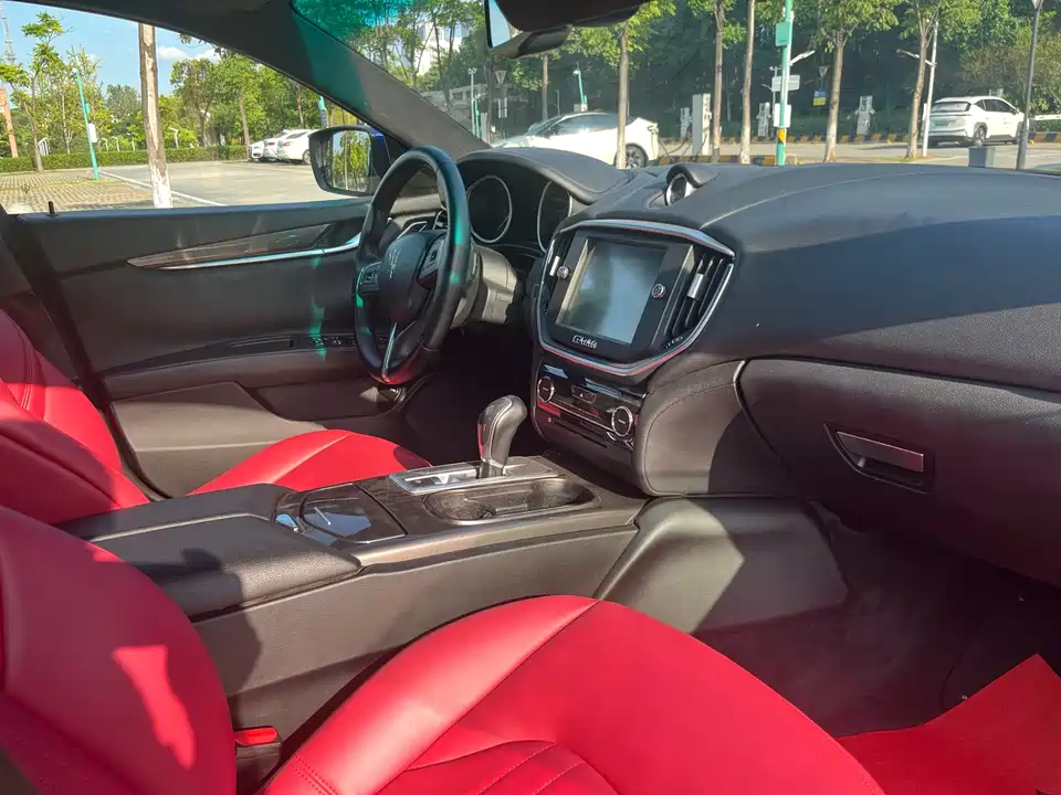 Maserati Ghibli Maserati Ghibli