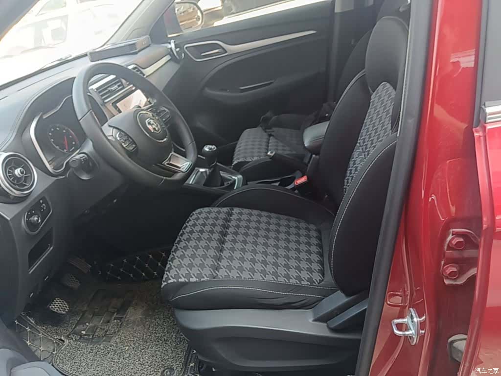 MG ZS, 2018 15