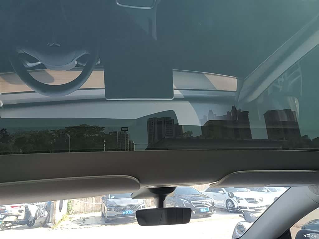 Tesla Model Y, 2023 18