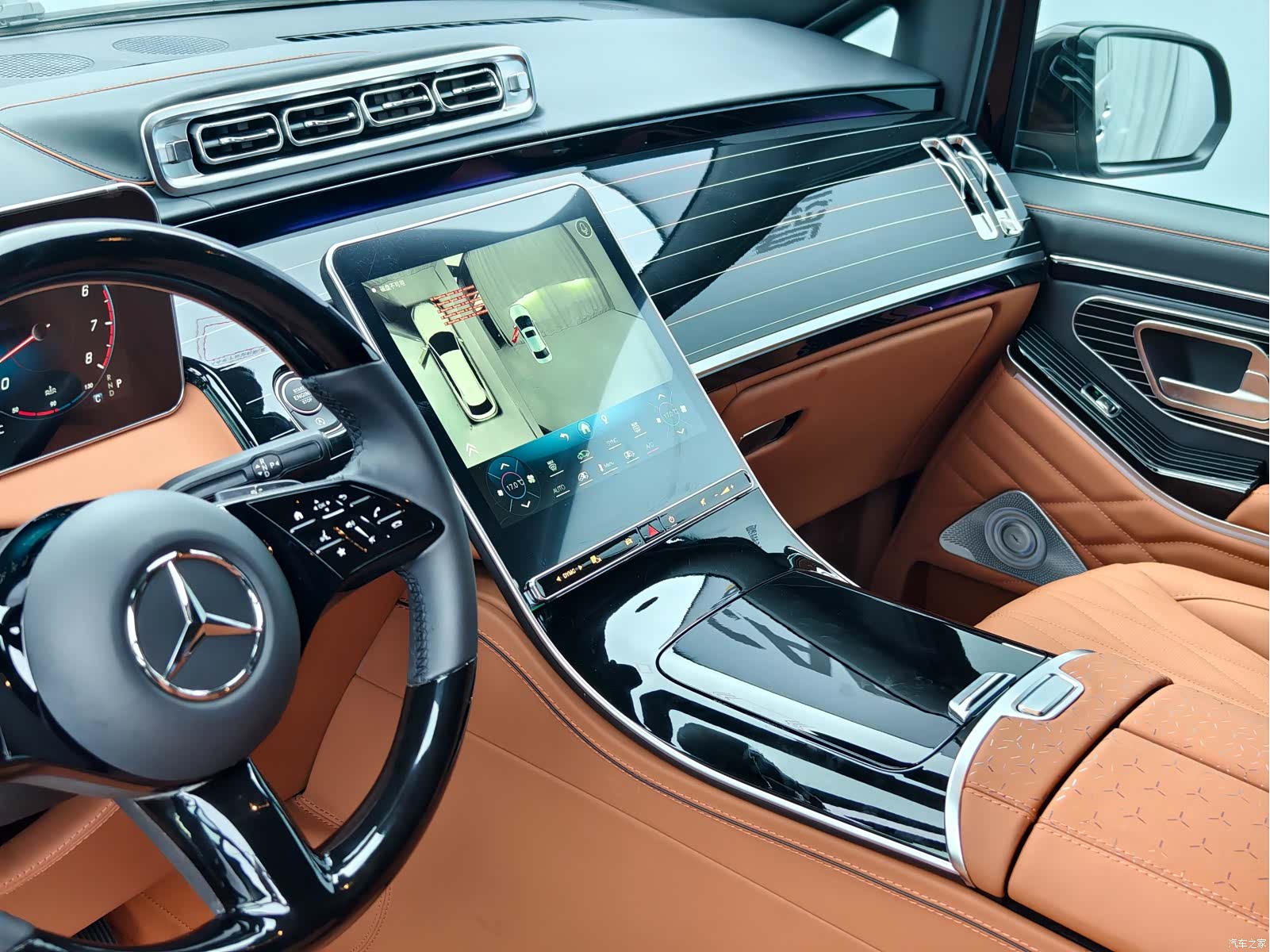 Mercedes-Benz 7, 2026 10