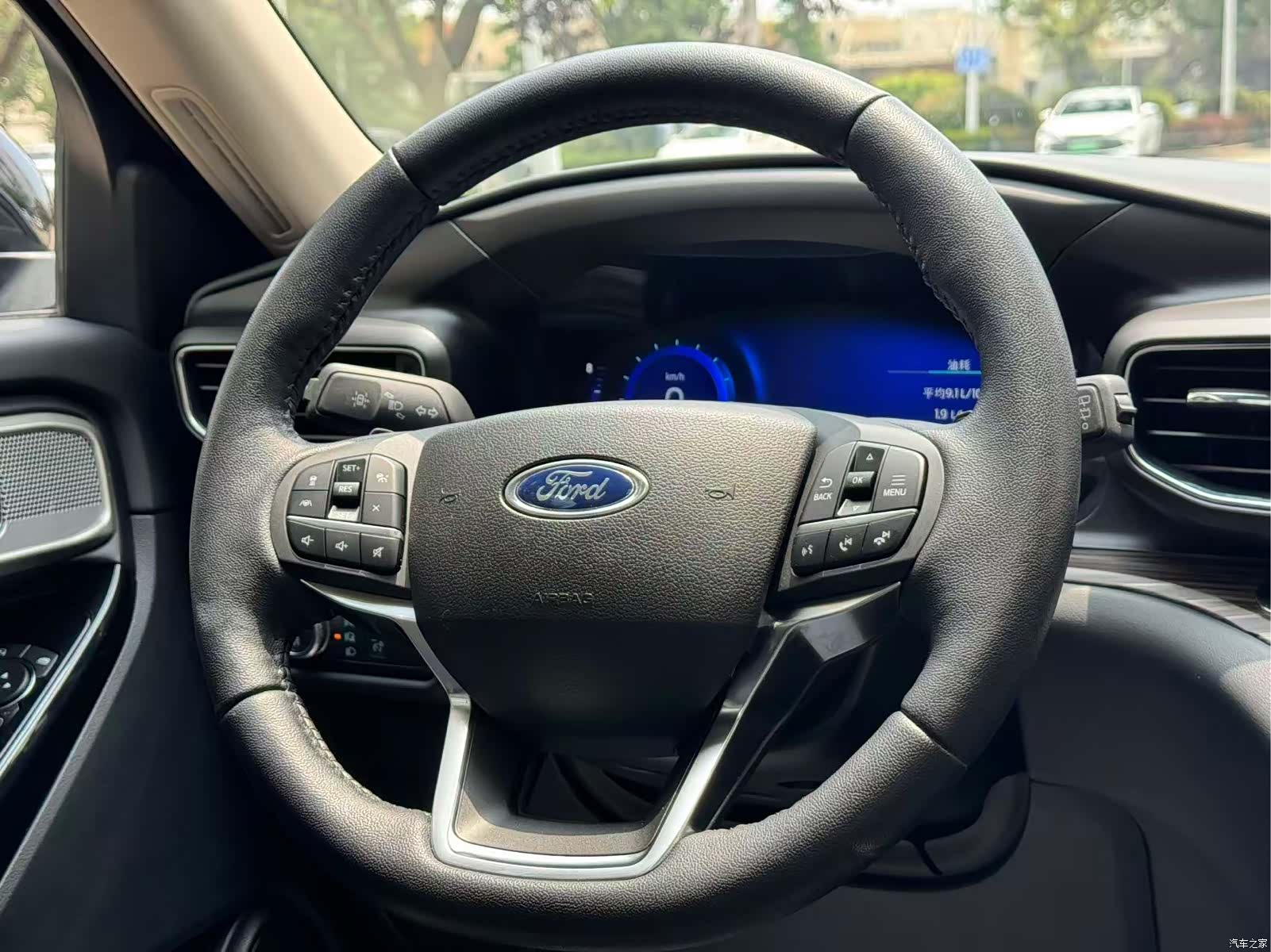 Ford Explorer, 2022 19
