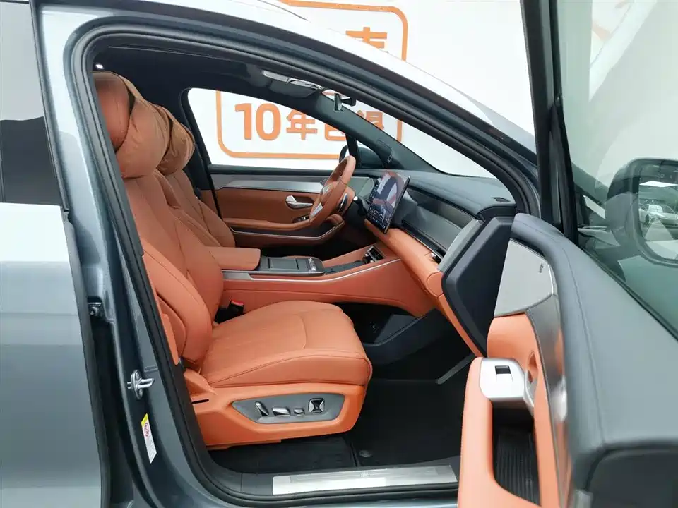 BYD Tang L