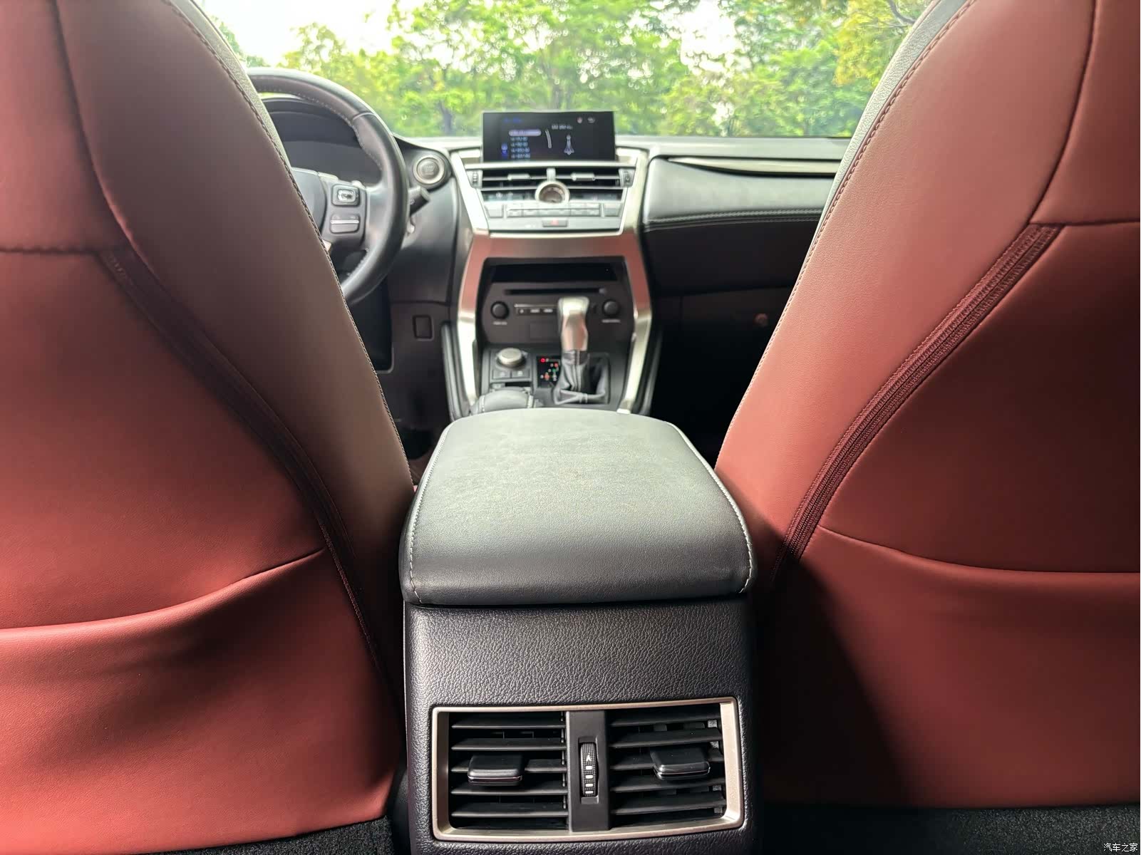 Lexus NX, 2016 16