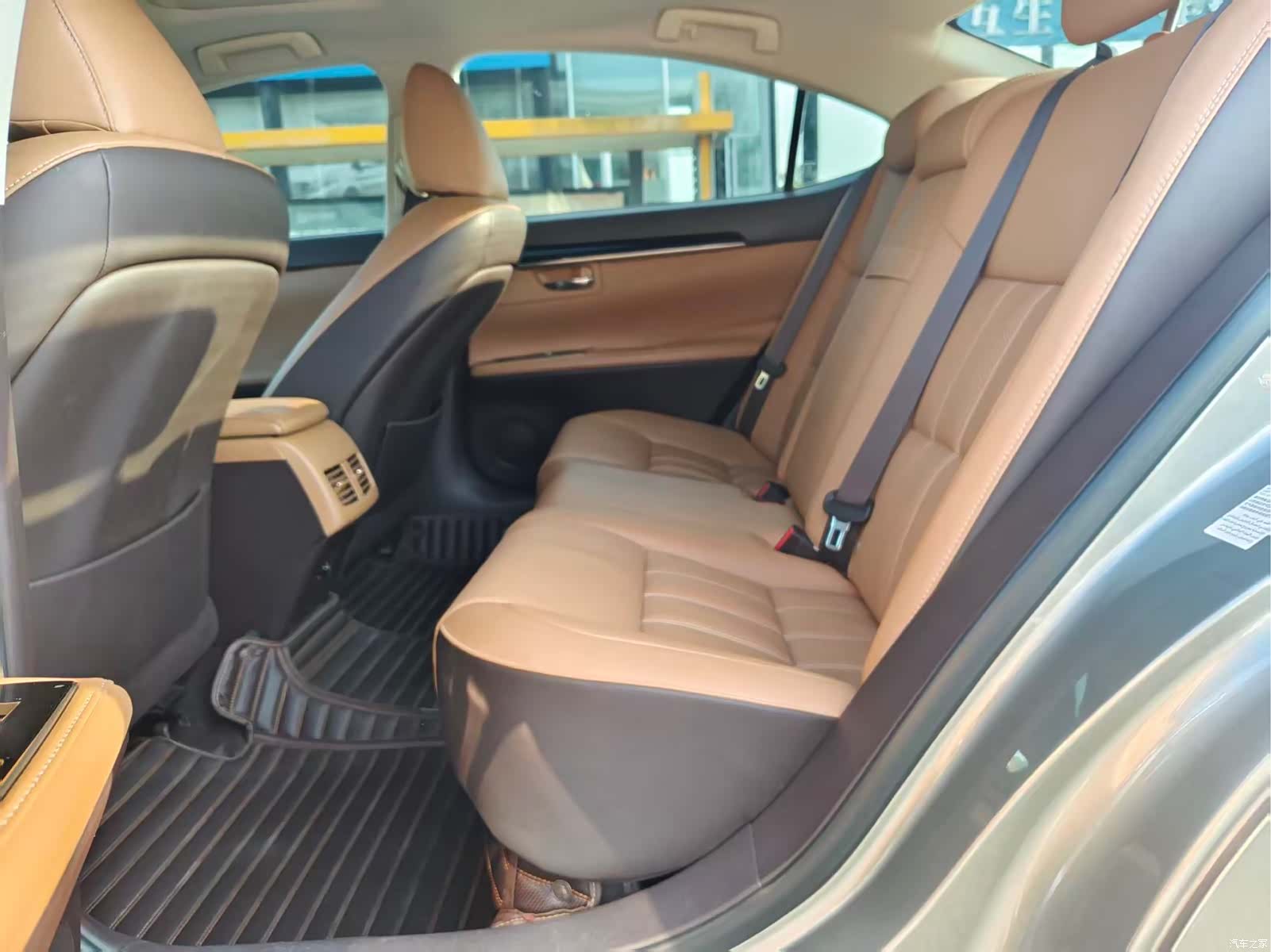 Lexus ES, 2016 6