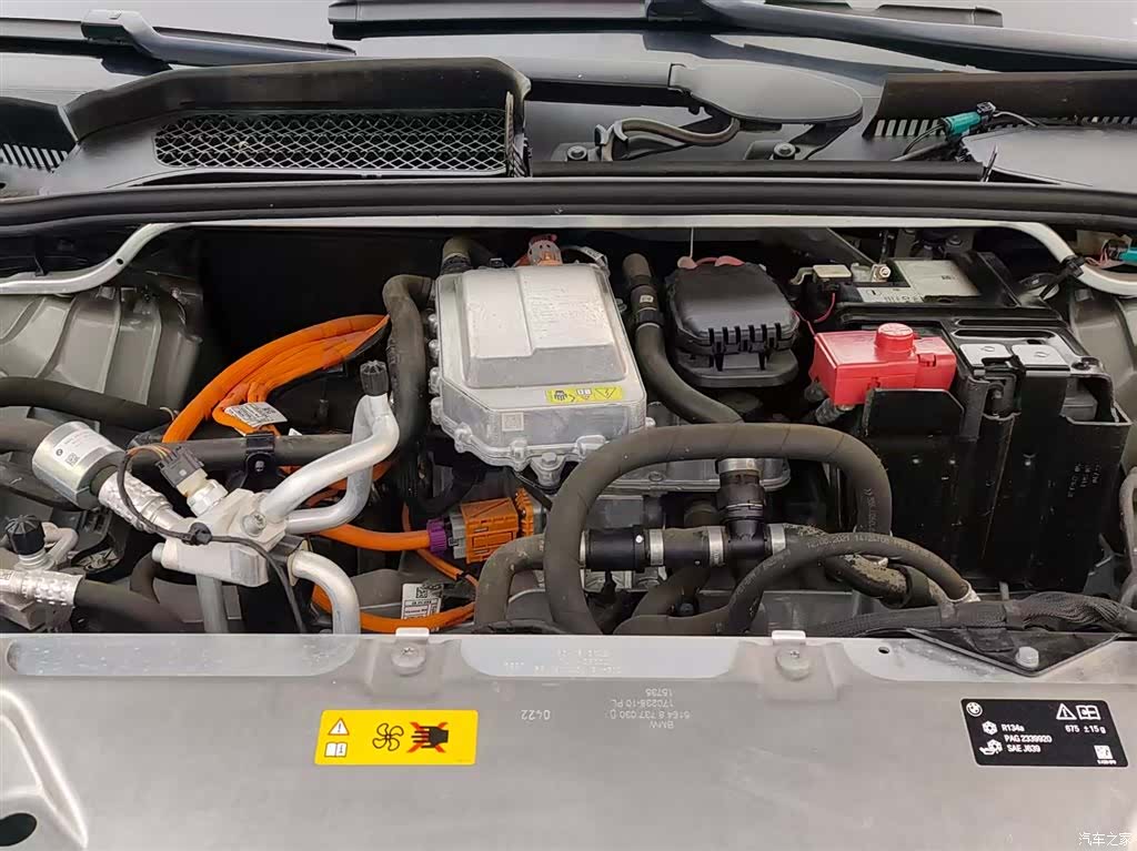 BMW iX, 2023 17