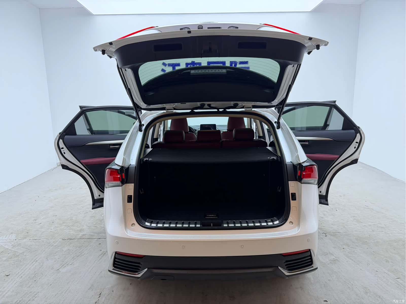 Lexus NX, 2021 23