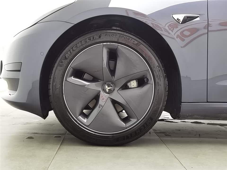 Tesla Model 3 Tesla Model 3