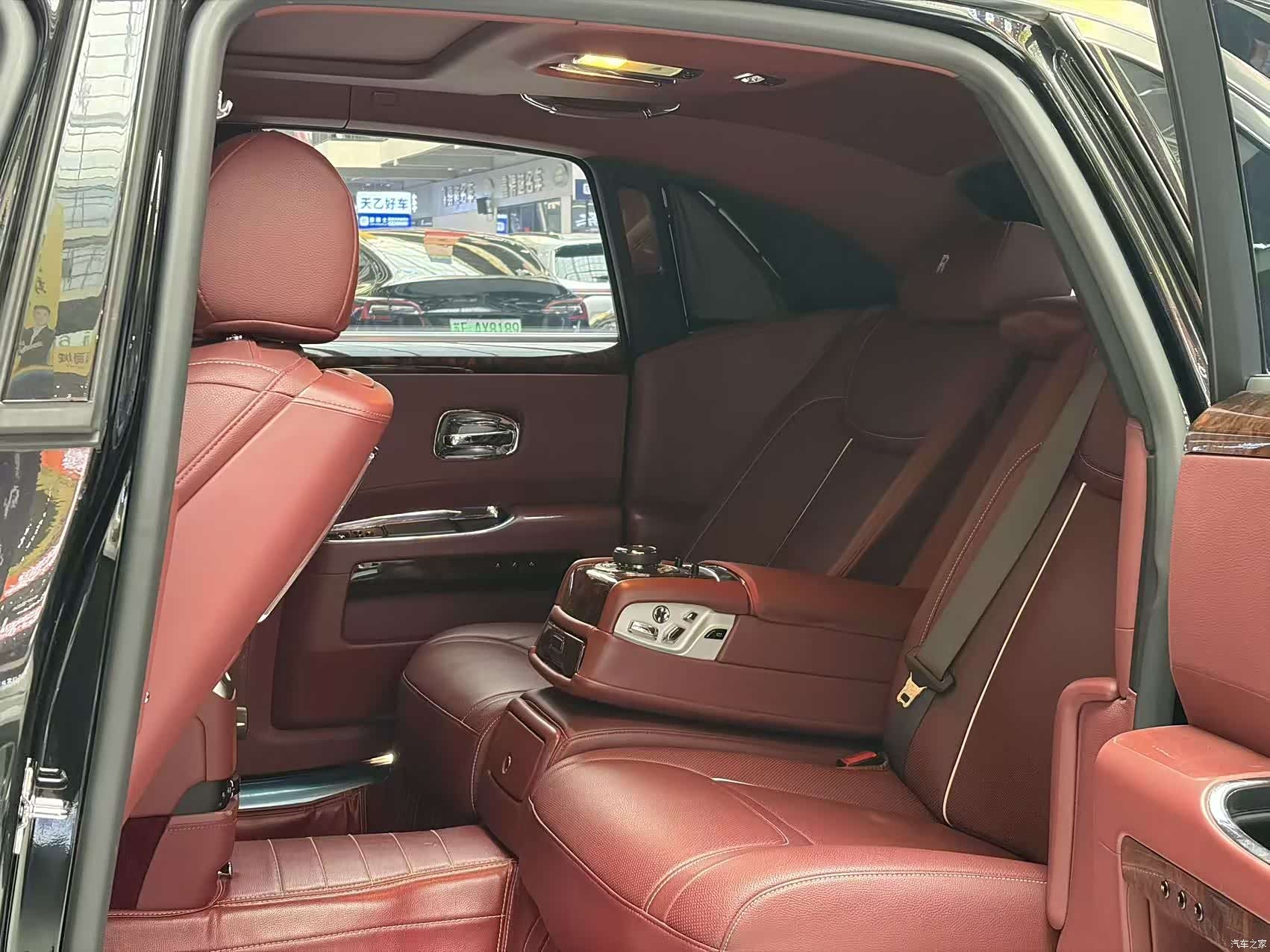 Rolls-Royce Ghost, 2016 6