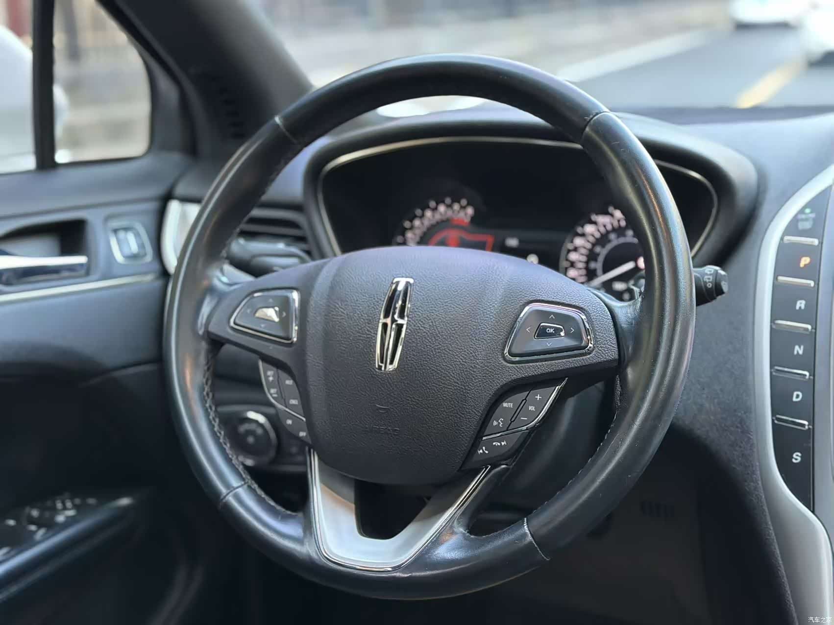 Lincoln MKC, 2017 10