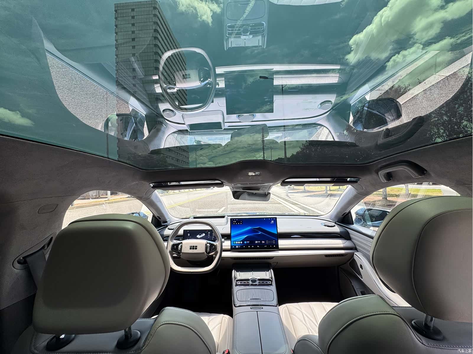 Geely 8, 2025 15