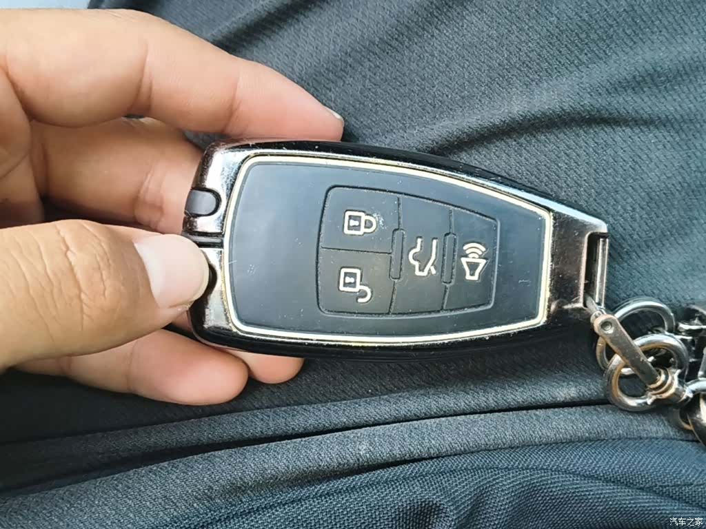 BAIC EC5, 2019 9