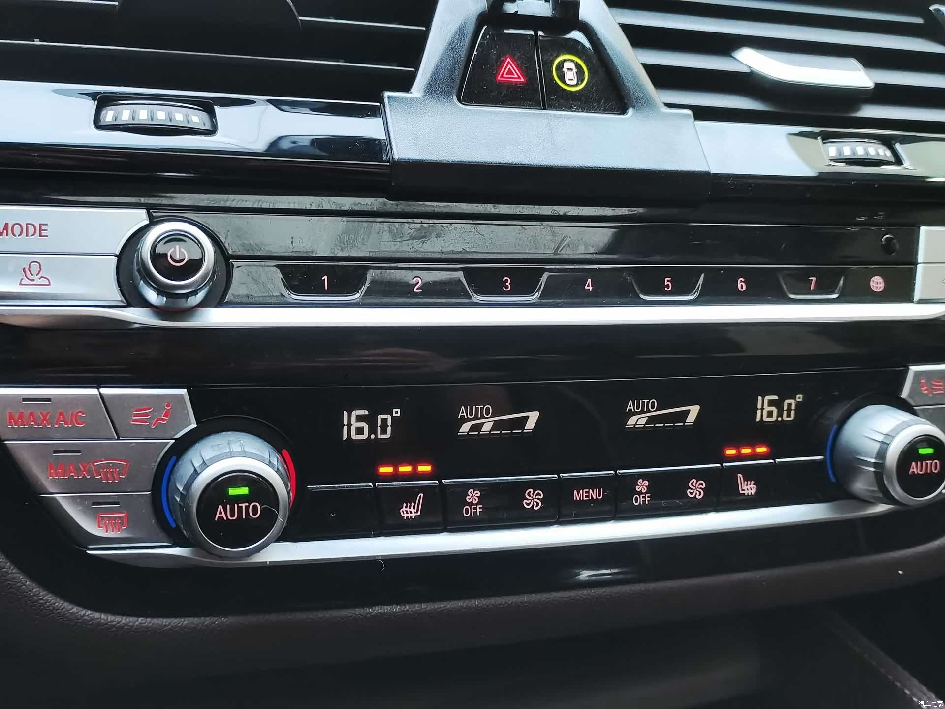 BMW 5 Series, 2020 24