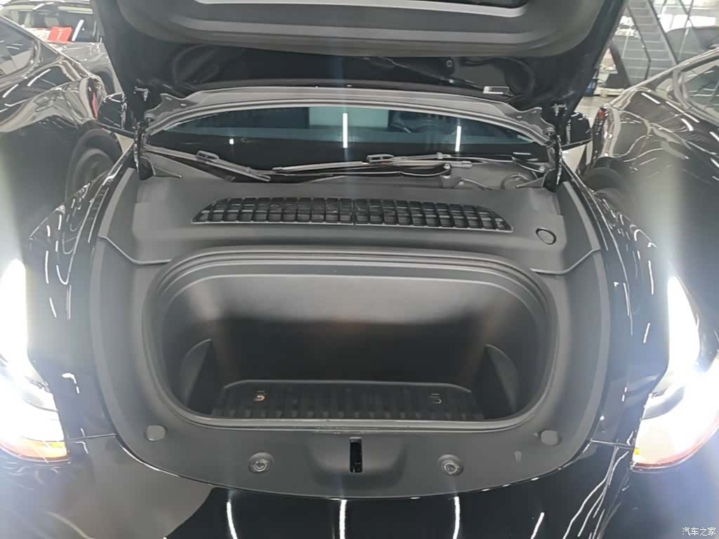 Tesla Model Y, 2023 20