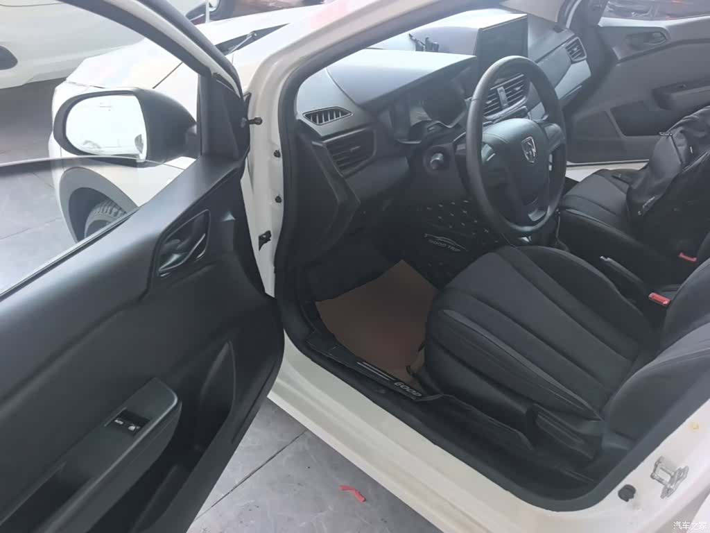 Wuling 310, 2017 16