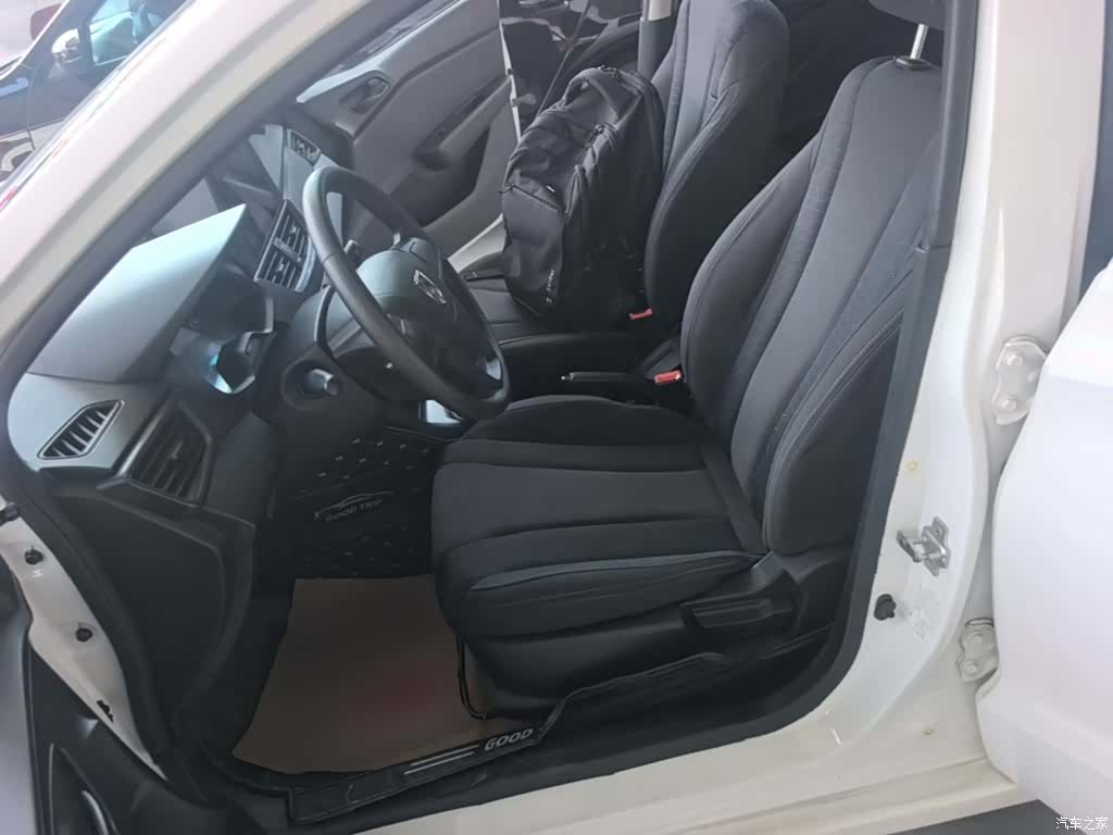 Wuling 310, 2017 15