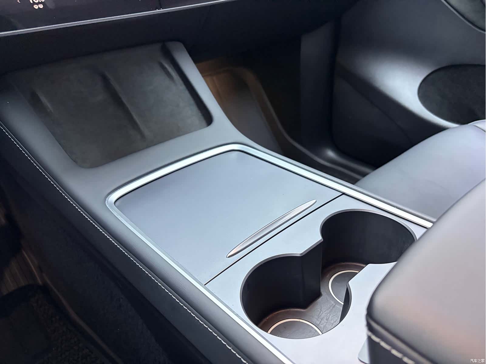 Tesla Model Y, 2022 4