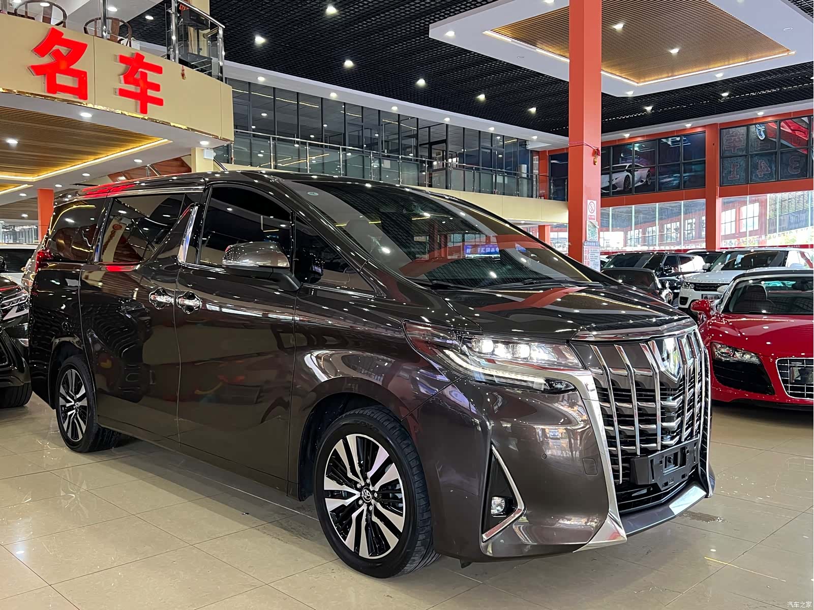 Toyota Alphard, 2018 3
