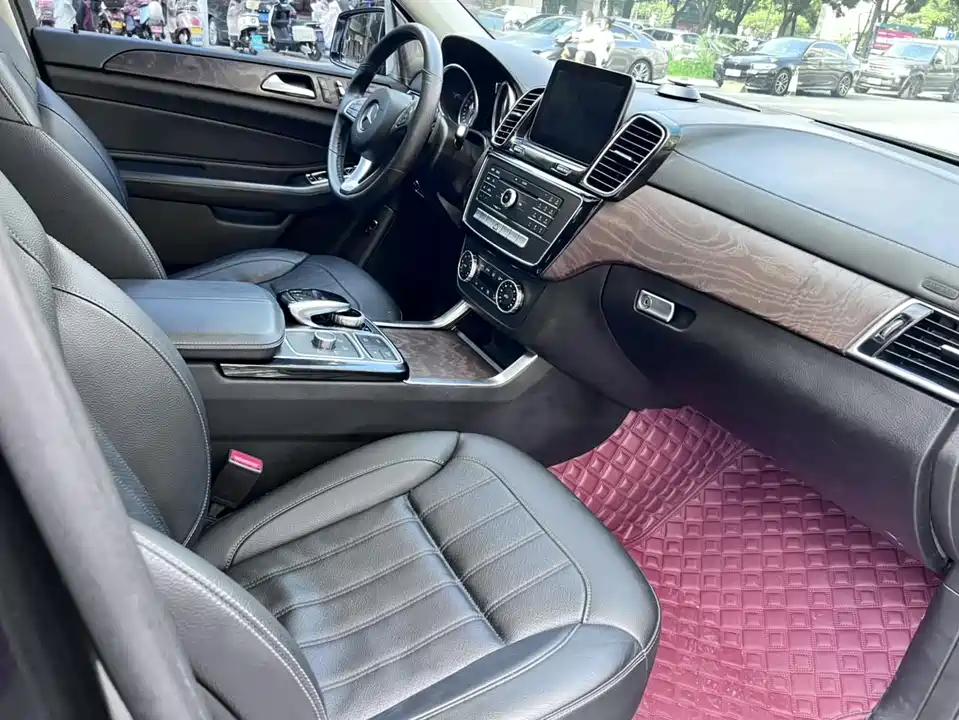 Mercedes-Benz GLE Mercedes-Benz GLE