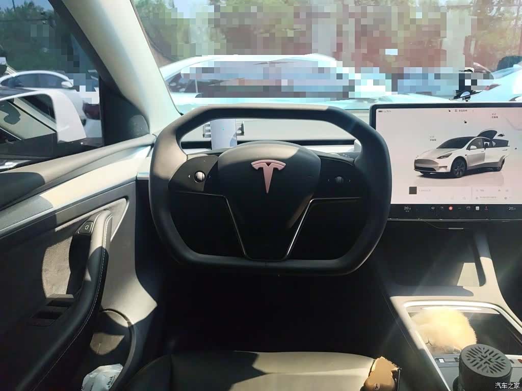 Tesla Model Y, 2024 3