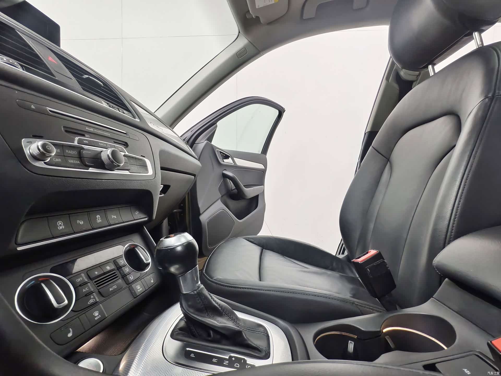 Audi Q3, 2017 12