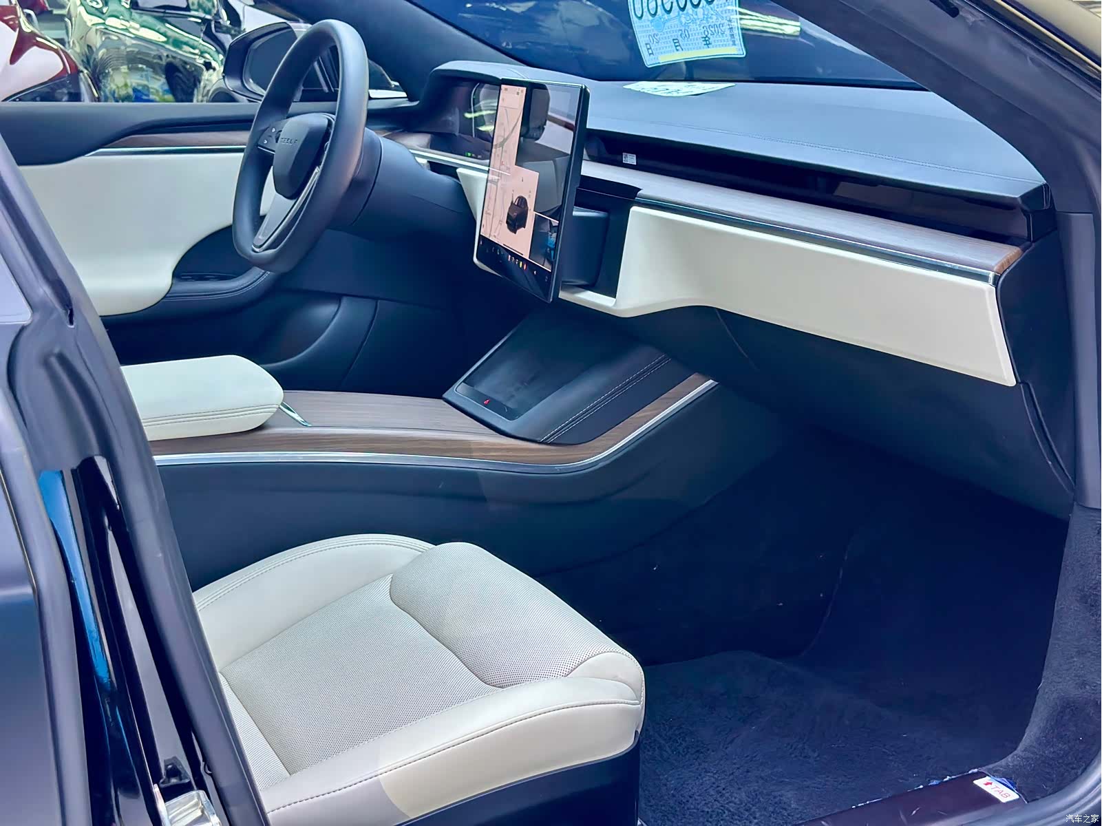 Tesla Model S, 2024 15