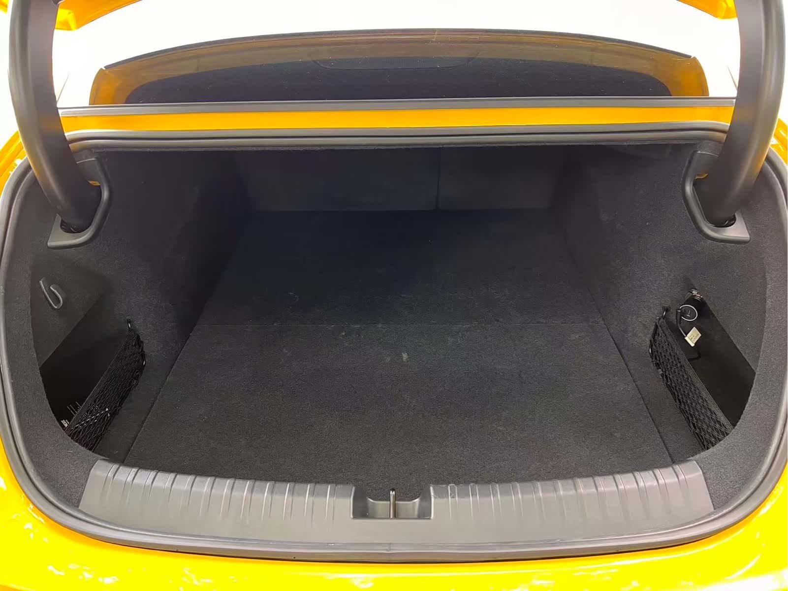 Xiaomi SU7, 2025 13
